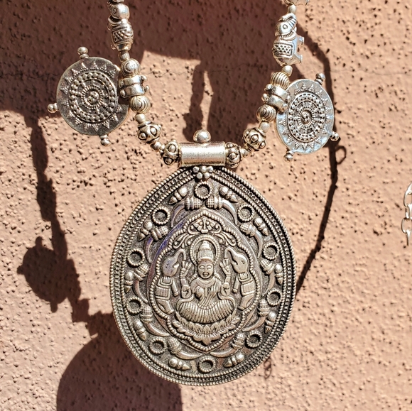 New Powerful Lakshmi Silver Statement Necklace. - Picture 5 of 11